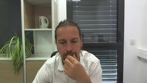 Julien online show from 06-05-26, 09:59