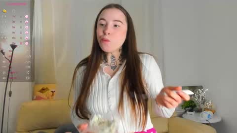 Snapshot of moiraalsbrook chatting on 03-08-25, 08:14 Diana online show from 03-08-25, 08:14