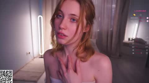 Snapshot of moiraalsbrook chatting on 03-09-25, 02:21 Diana online show from 03-09-25, 02:21