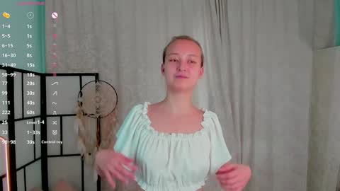 Snapshot of moiraalsbrook chatting on 10-24-25, 08:44 Diana online show from 10-24-25, 08:44