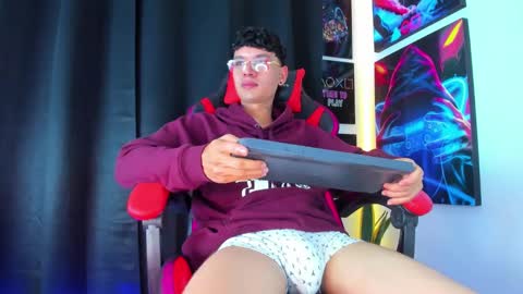 Snapshot of moises_23cm chatting on 02-04-25, 05:53 moises_23cm online show from 02-04-25, 05:53