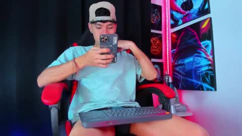 Snapshot of moises_23cm chatting on 03-06-25, 04:17 moises_23cm online show from 03-06-25, 04:17