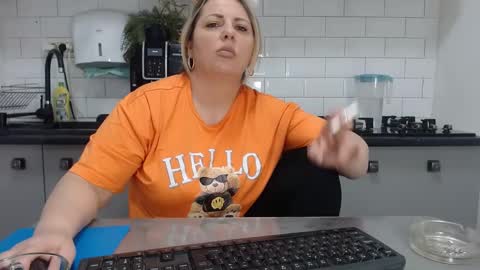 Snapshot of mojjo_erika chatting on 12-26-24, 10:26 erika online show from 12-26-24, 10:26