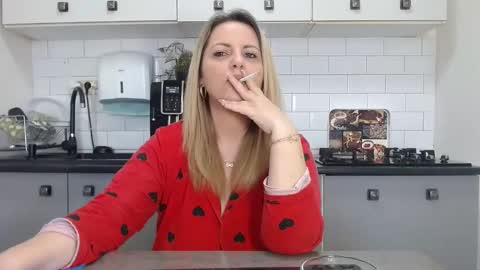 Snapshot of mojjo_erika chatting on 01-28-25, 10:02 erika online show from 01-28-25, 10:02