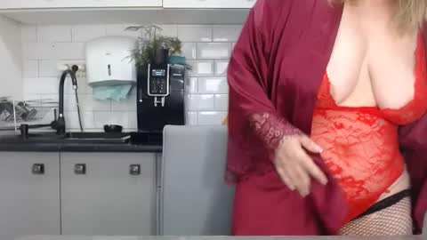 Snapshot of mojjo_erika chatting on 02-01-25, 09:21 erika online show from 02-01-25, 09:21