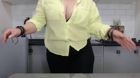 Snapshot of mojjo_erika chatting on 02-06-25, 10:26 erika online show from 02-06-25, 10:26