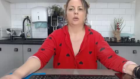 Snapshot of mojjo_erika chatting on 02-21-25, 08:51 erika online show from 02-21-25, 08:51