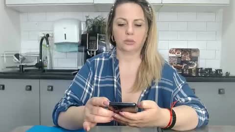 Snapshot of mojjo_erika chatting on 03-07-25, 11:40 erika online show from 03-07-25, 11:40