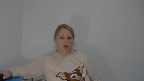Snapshot of mojjo_erika chatting on 09-28-25, 06:19 erika online show from 09-28-25, 06:19
