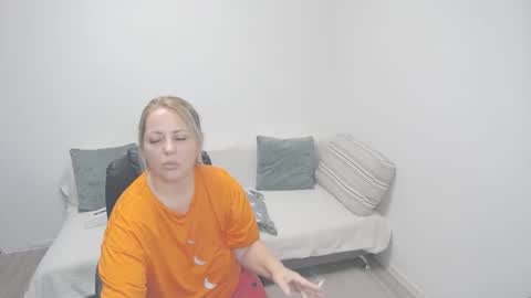 Snapshot of mojjo_erika chatting on 10-02-25, 07:59 erika online show from 10-02-25, 07:59
