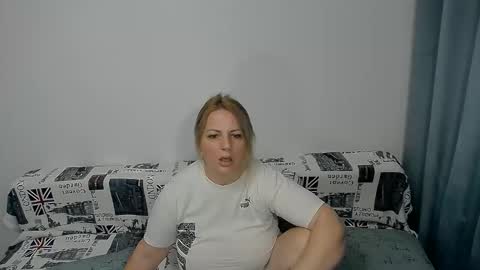 Snapshot of mojjo_erika chatting on 10-12-25, 07:40 erika online show from 10-12-25, 07:40