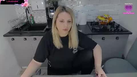 erika online show from 12-18-25, 08:42