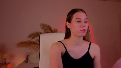 Snapshot of mol1y_kitten chatting on 12-16-24, 01:31 Molly online show from 12-16-24, 01:31