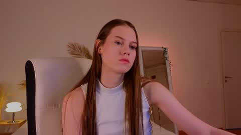 Snapshot of mol1y_kitten chatting on 12-20-24, 12:30 Molly online show from 12-20-24, 12:30