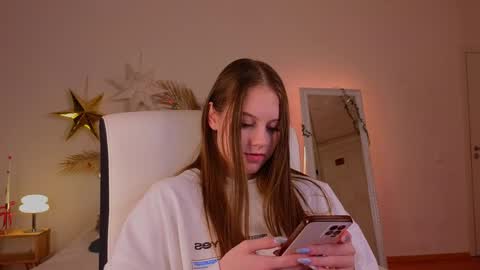 Snapshot of mol1y_kitten chatting on 12-30-24, 03:58 Molly online show from 12-30-24, 03:58