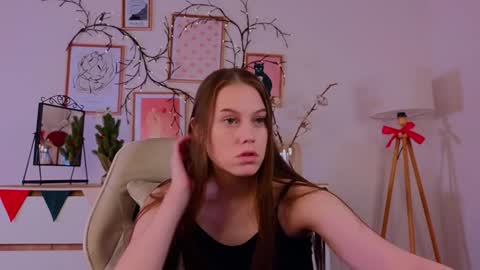 Snapshot of mol1y_kitten chatting on 01-09-25, 12:46 Molly online show from 01-09-25, 12:46