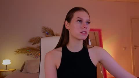 Snapshot of mol1y_kitten chatting on 02-13-25, 09:27 Molly online show from 02-13-25, 09:27