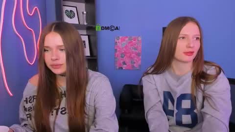 Snapshot of molianna_ chatting on 03-20-26, 12:10 anna online show from 03-20-26, 12:10