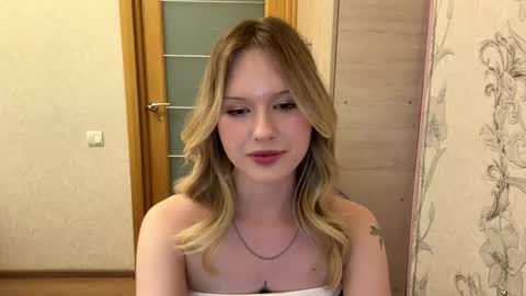 Snapshot of mollieadamek chatting on 05-01-26, 02:21 Lisa online show from 05-01-26, 02:21