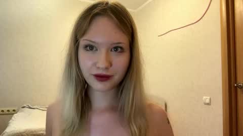 Snapshot of mollieadamek chatting on 05-07-26, 02:00 Lisa online show from 05-07-26, 02:00