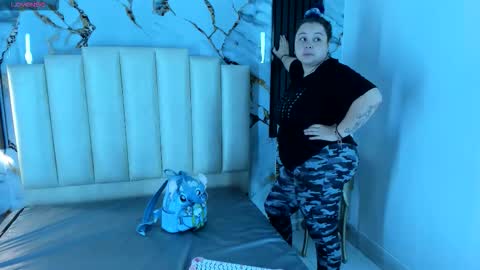 Hey Guys  Im Mollie online show from 11-04-25, 12:15