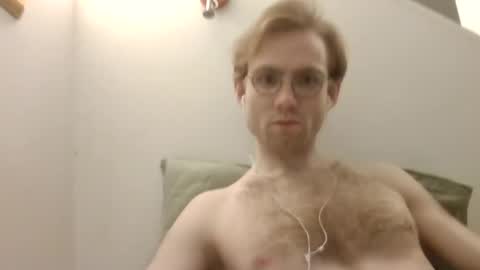 Snapshot of molliter chatting on 02-03-25, 10:32 molliter online show from 02-03-25, 10:32