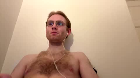 Snapshot of molliter chatting on 10-19-25, 10:32 molliter online show from 10-19-25, 10:32