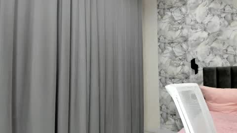 Snapshot of molly_555 chatting on 12-19-25, 09:05 Sima online show from 12-19-25, 09:05