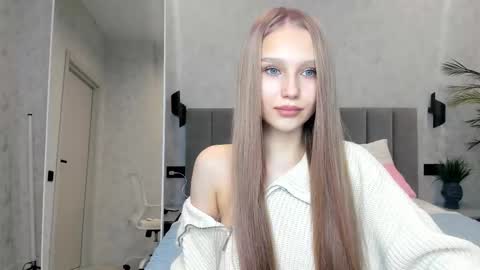 Snapshot of molly_555 chatting on 01-08-26, 09:55 Sima online show from 01-08-26, 09:55