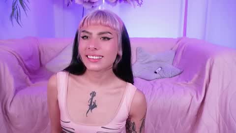 Snapshot of molly__davis chatting on 04-30-26, 05:14 Molly online show from 04-30-26, 05:14