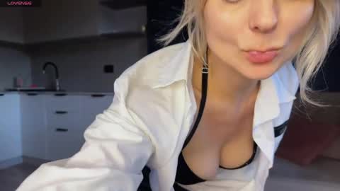 Molly online show from 05-11-26, 02:45