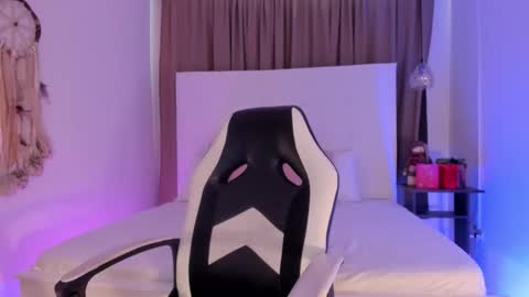      online show from 11-18-25, 03:27