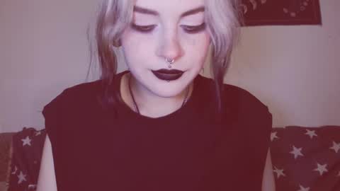 Molly Crow online show from 03-07-25, 10:32