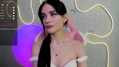 Molly - online show from 05-12-26, 02:52