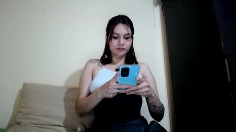 Molly online show from 11-25-25, 07:03