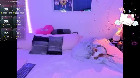 Snapshot of molly_g18 chatting on 10-18-25, 12:24 MARIANA online show from 10-18-25, 12:24