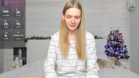 Snapshot of molly_hunt chatting on 12-24-24, 04:44 Molly Hunt online show from 12-24-24, 04:44