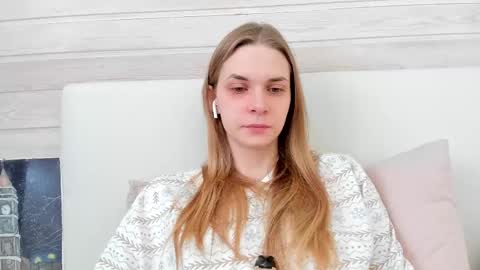 Snapshot of molly_hunt chatting on 02-26-25, 02:48 Molly Hunt online show from 02-26-25, 02:48