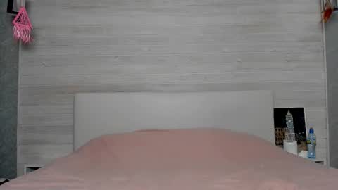 Snapshot of molly_hunt chatting on 09-15-25, 02:55 Molly Hunt online show from 09-15-25, 02:55