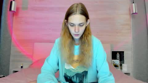 Snapshot of molly_hunt chatting on 11-09-25, 04:00 Molly Hunt online show from 11-09-25, 04:00