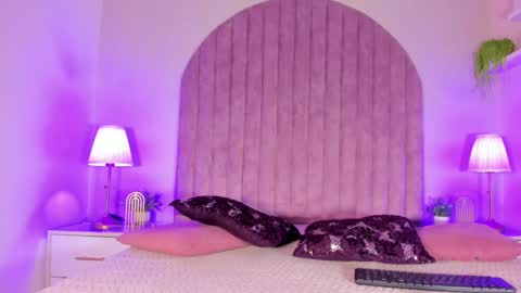 Molly Jackson online show from 12-13-24, 01:01