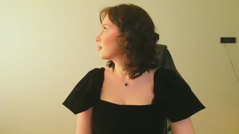 Snapshot of molly_millerr chatting on 05-22-26, 03:17 molly_millerr online show from 05-22-26, 03:17