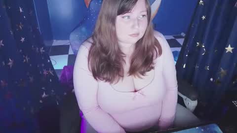 Snapshot of molly_moons chatting on 10-17-25, 11:51 molly_moons online show from 10-17-25, 11:51