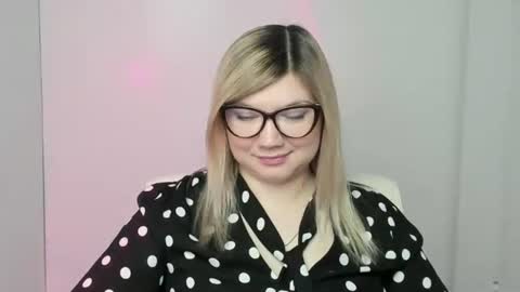 Molly online show from 10-18-25, 11:55