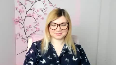 Molly online show from 03-20-26, 12:32