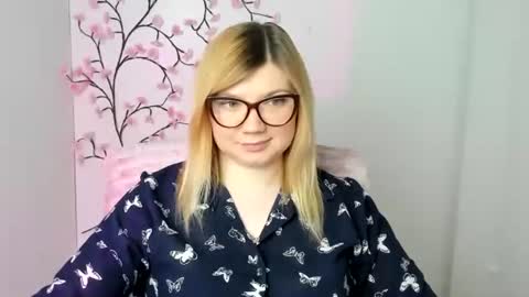 Molly online show from 04-01-26, 11:33