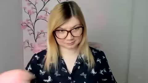 Molly online show from 04-08-26, 11:32