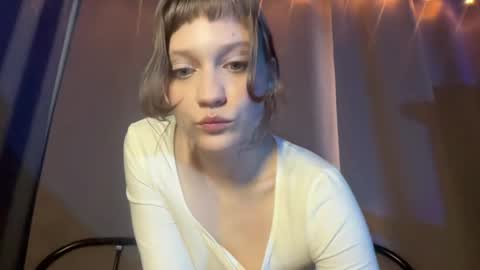 molly_poly online show from 04-19-26, 03:22