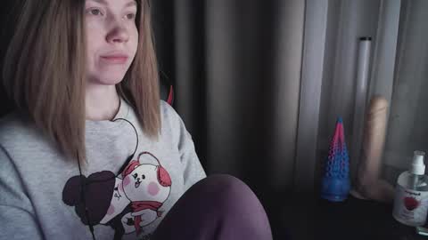 I have new photos come and see with love Molly online show from 02-25-25, 01:41