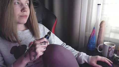 I have new photos come and see with love Molly online show from 03-03-25, 05:42